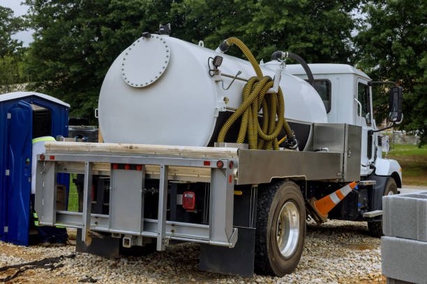 Affordable portable toilet rental in Saylorville, IA